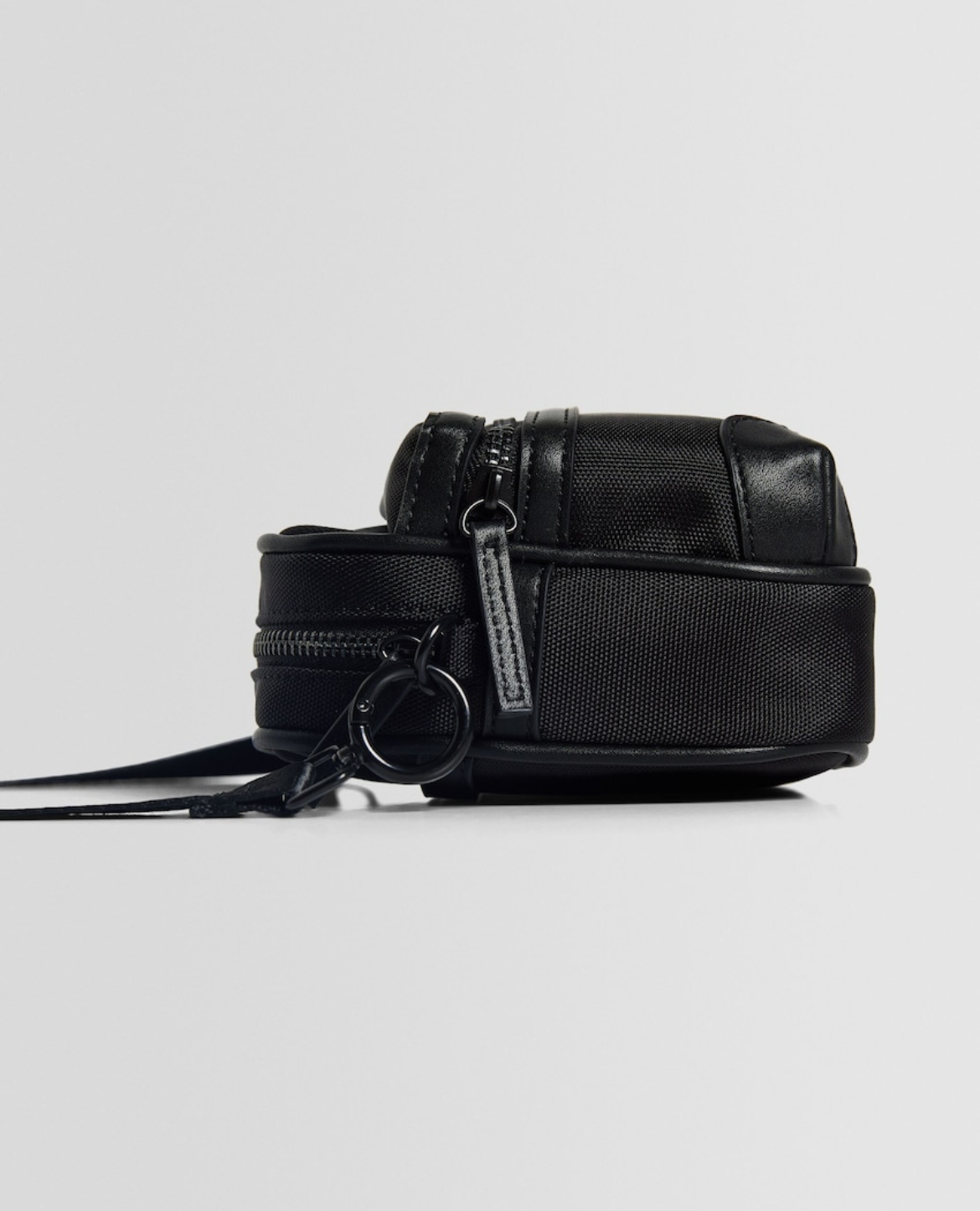 BOLSO BANDOLERA BERSHKA