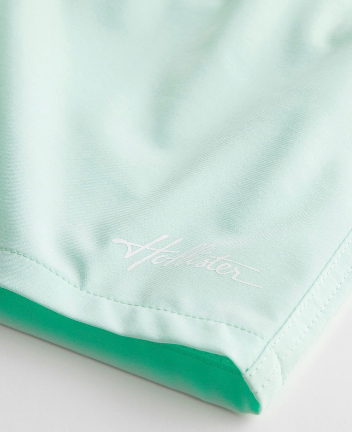 SHORT DE BAÑO CON LOGOTIPO 5’ HOLLISTER CO