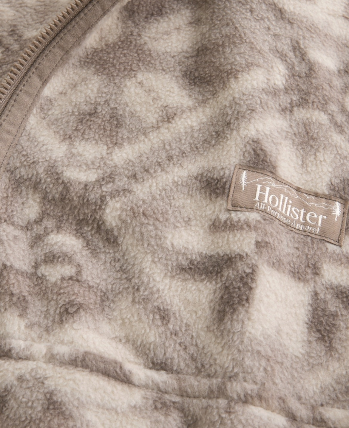 BUZO POLAR 1/2 CIERRE HOLLISTER CO