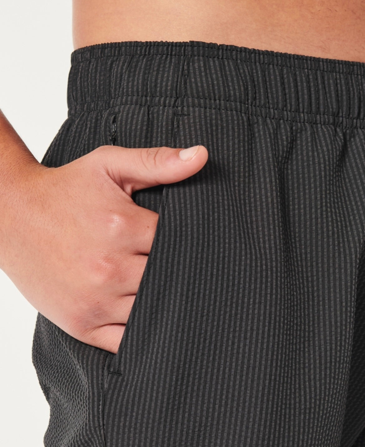 SHORT DE BAÑO CON TELA TEXTURIZADA HOLLISTER CO