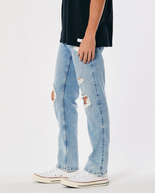 PANTALÓN DE JEANS CON ROTURAS HOLLISTER CO