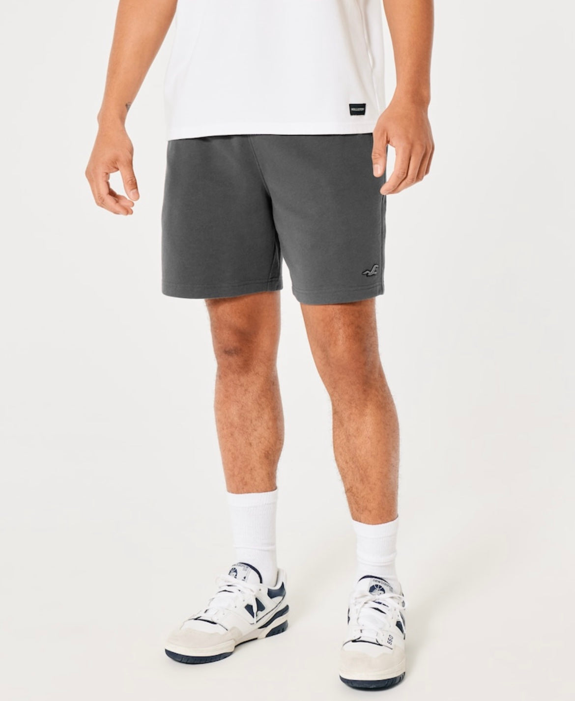 SHORT CON LOGOTIPO BORDADO 7’ HOLLISTER CO