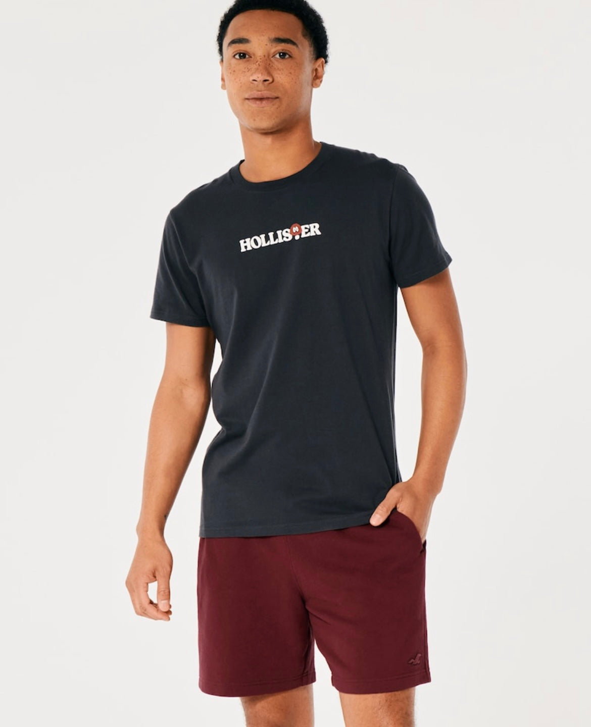 SHORT CON LOGOTIPO BORDADO 7’ HOLLISTER CO