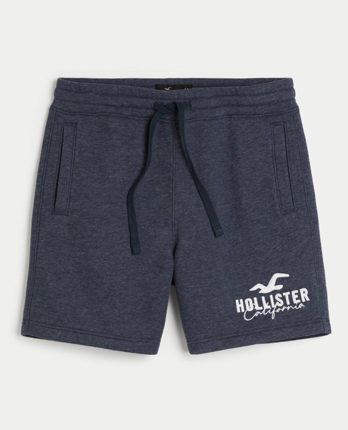 SHORT CON LOGO BORDADO 7’ HOLLISTER CO