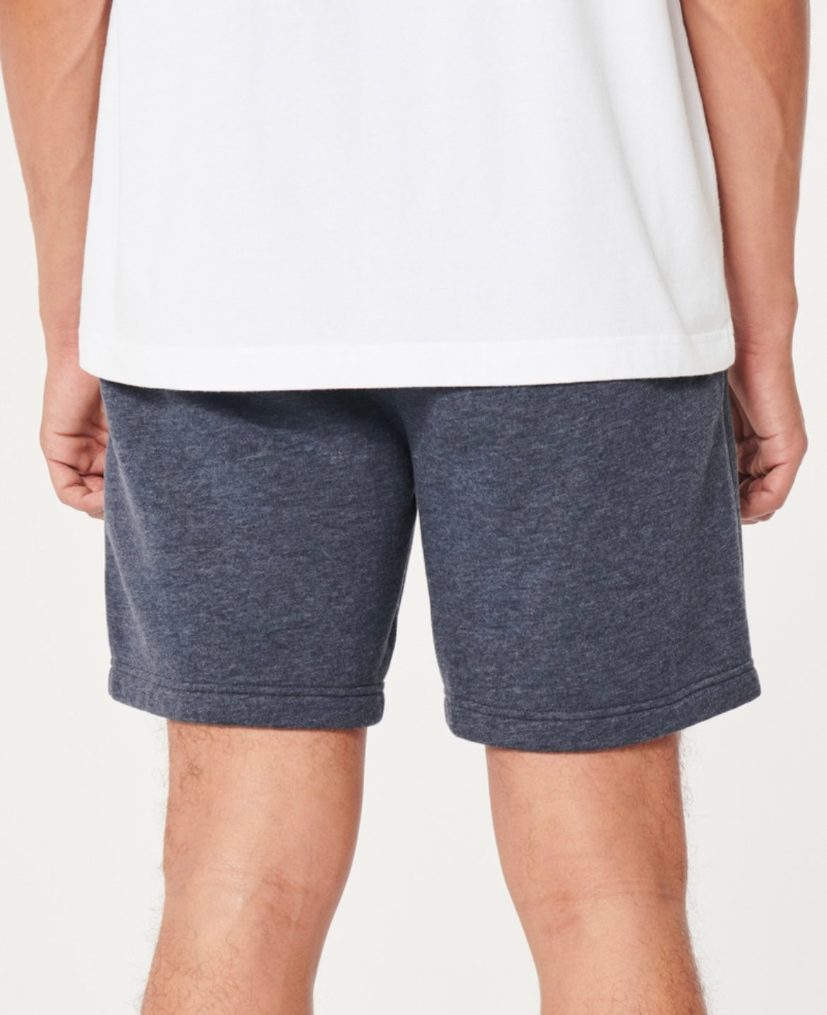 SHORT CON LOGO BORDADO 7’ HOLLISTER CO
